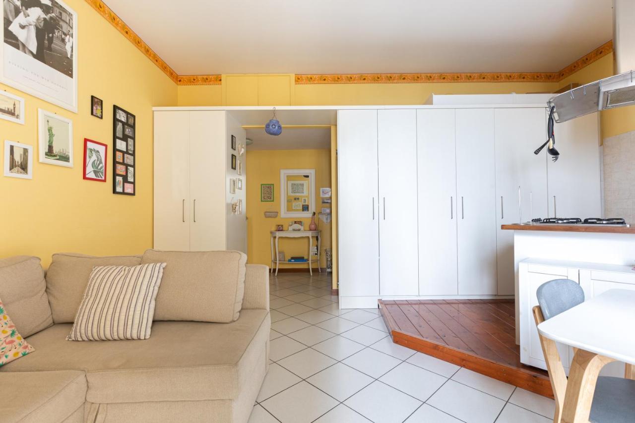 Ferienwohnung Bnbutler Torelli - Grazioso E Luminoso Bilocale Mailand Exterior foto